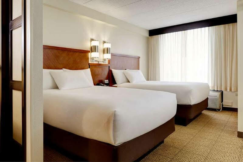 Hyatt Place Greenville/haywood 3*