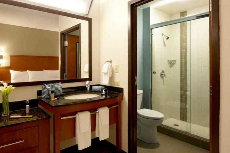 Hyatt Place Greenville/haywood 3*